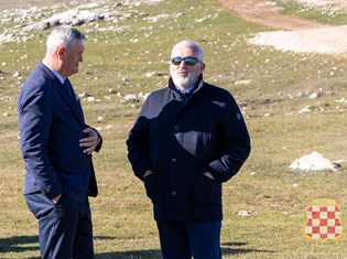 thumbnail_13 11 Foto Ugovor 10.jpg